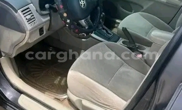 Ra Àlòkù Toyota Corolla Black Ọkọ̀ in Ada ni Oorun