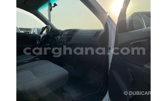 Ra Imported Toyota Hilux funfun Ọkọ̀ in Import - Dubai ni Ashanti Ra Imported Toyota Hilux funfun Ọkọ̀ in Import - Dubai ni Ashanti