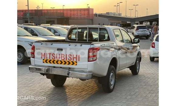 Ra Imported Mitsubishi L200 funfun Ọkọ̀ in Import - Dubai ni Ashanti Ra Imported Mitsubishi L200 funfun Ọkọ̀ in Import - Dubai ni Ashanti