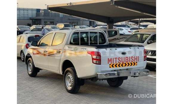 Ra Imported Mitsubishi L200 funfun Ọkọ̀ in Import - Dubai ni Ashanti Ra Imported Mitsubishi L200 funfun Ọkọ̀ in Import - Dubai ni Ashanti