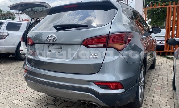 Buy Used Hyundai Santa Fe Beige Car in Sekondi–Takoradi Metropolitan in Western Buy Used Hyundai Santa Fe Beige Car in Sekondi–Takoradi Metropolitan in Western