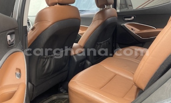Buy Used Hyundai Santa Fe Beige Car in Sekondi–Takoradi Metropolitan in Western Buy Used Hyundai Santa Fe Beige Car in Sekondi–Takoradi Metropolitan in Western