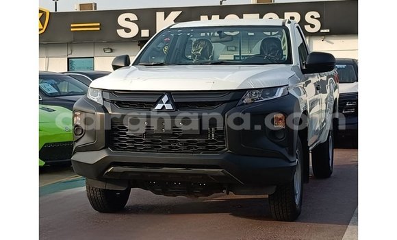 Ra Imported Mitsubishi L200 funfun Ọkọ̀ in Import - Dubai ni Ashanti