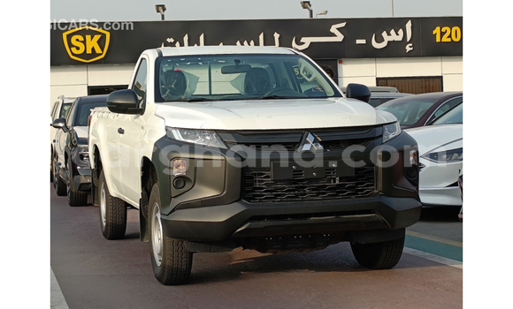 Buy Import Mitsubishi L200 White Car in Import - Dubai in Ashanti Buy Import Mitsubishi L200 White Car in Import - Dubai in Ashanti