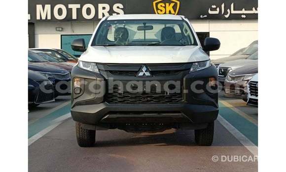 Buy Import Mitsubishi L200 White Car in Import - Dubai in Ashanti Buy Import Mitsubishi L200 White Car in Import - Dubai in Ashanti