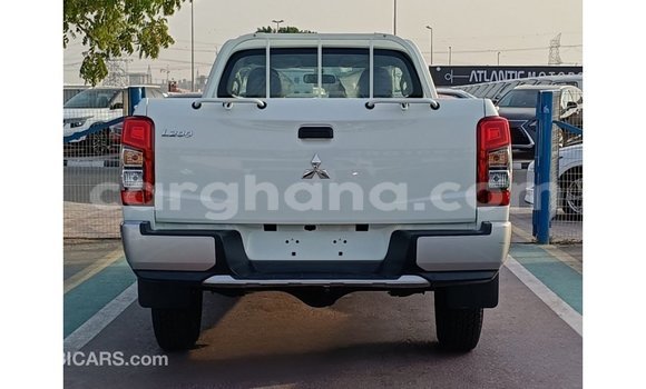 Buy Import Mitsubishi L200 White Car in Import - Dubai in Ashanti Buy Import Mitsubishi L200 White Car in Import - Dubai in Ashanti