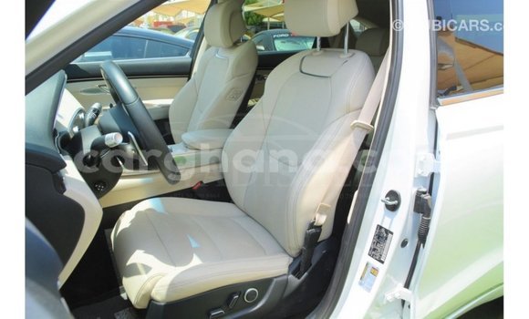 Sayi Imported Hyundai Genesis White Mota in Import - Dubai a Ashanti Sayi Imported Hyundai Genesis White Mota in Import - Dubai a Ashanti