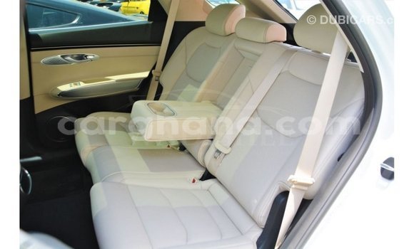 Sayi Imported Hyundai Genesis White Mota in Import - Dubai a Ashanti Sayi Imported Hyundai Genesis White Mota in Import - Dubai a Ashanti