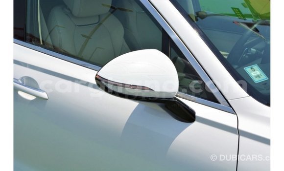 Sayi Imported Hyundai Genesis White Mota in Import - Dubai a Ashanti Sayi Imported Hyundai Genesis White Mota in Import - Dubai a Ashanti