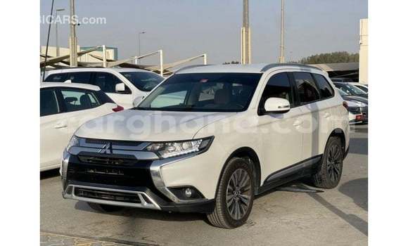 Ra Imported Mitsubishi Outlander funfun Ọkọ̀ in Import - Dubai ni Ashanti Ra Imported Mitsubishi Outlander funfun Ọkọ̀ in Import - Dubai ni Ashanti