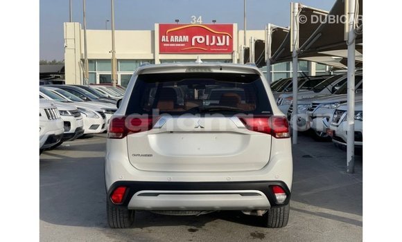Ra Imported Mitsubishi Outlander funfun Ọkọ̀ in Import - Dubai ni Ashanti Ra Imported Mitsubishi Outlander funfun Ọkọ̀ in Import - Dubai ni Ashanti
