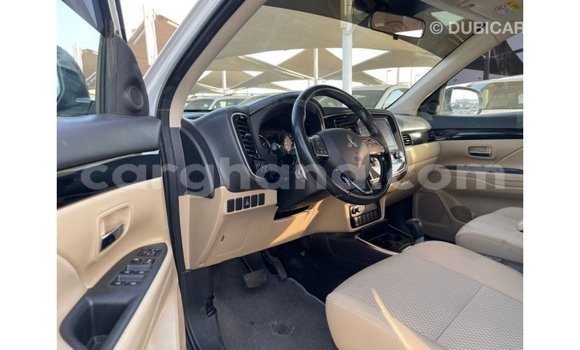 Ra Imported Mitsubishi Outlander funfun Ọkọ̀ in Import - Dubai ni Ashanti Ra Imported Mitsubishi Outlander funfun Ọkọ̀ in Import - Dubai ni Ashanti