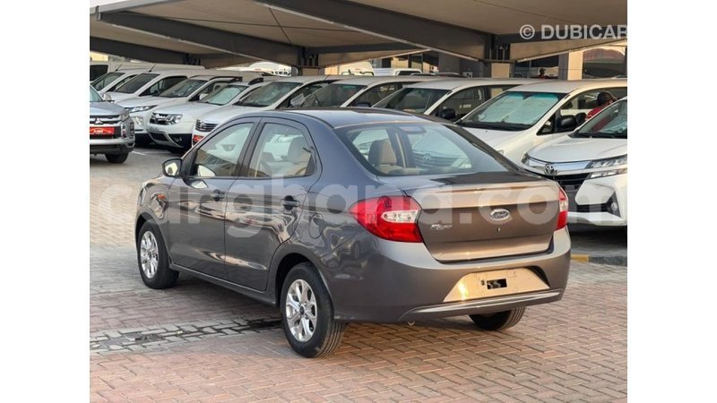 Big with watermark ford club wagon ashanti import dubai 56421