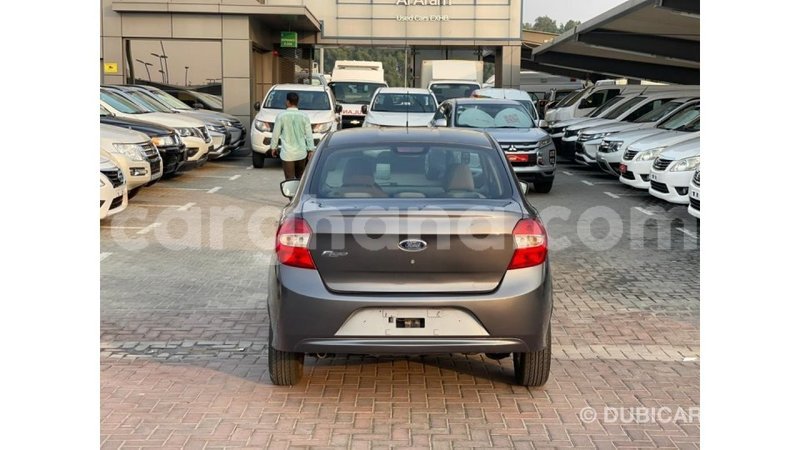 Big with watermark ford club wagon ashanti import dubai 56421