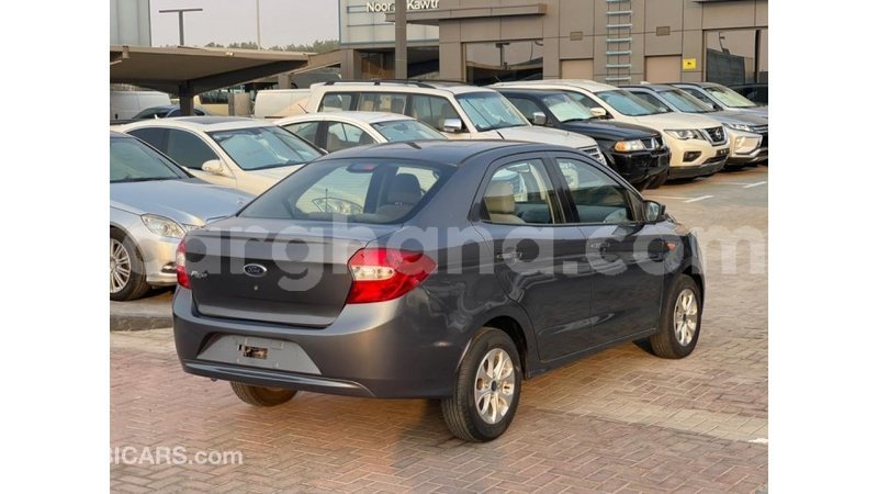 Big with watermark ford club wagon ashanti import dubai 56421