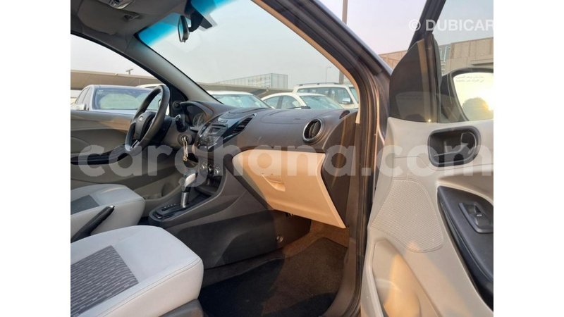 Big with watermark ford club wagon ashanti import dubai 56421