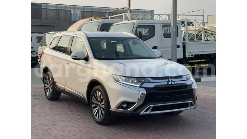 Big with watermark mitsubishi outlander ashanti import dubai 56422