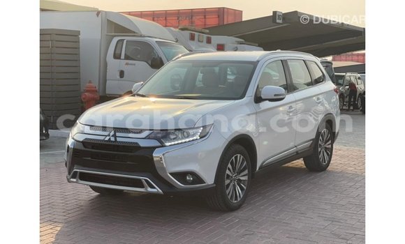 Ra Imported Mitsubishi Outlander funfun Ọkọ̀ in Import - Dubai ni Ashanti Ra Imported Mitsubishi Outlander funfun Ọkọ̀ in Import - Dubai ni Ashanti