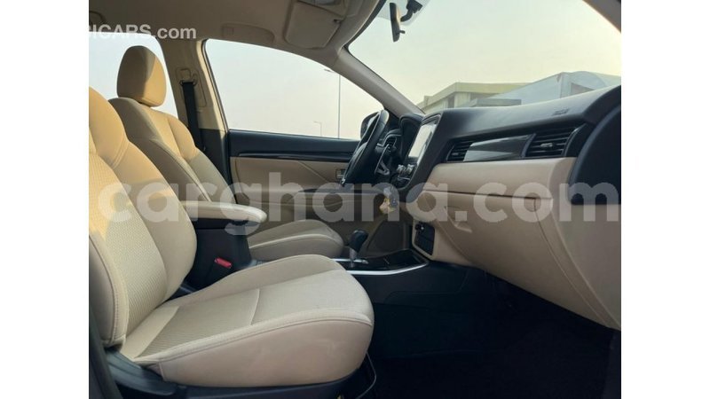 Big with watermark mitsubishi outlander ashanti import dubai 56422