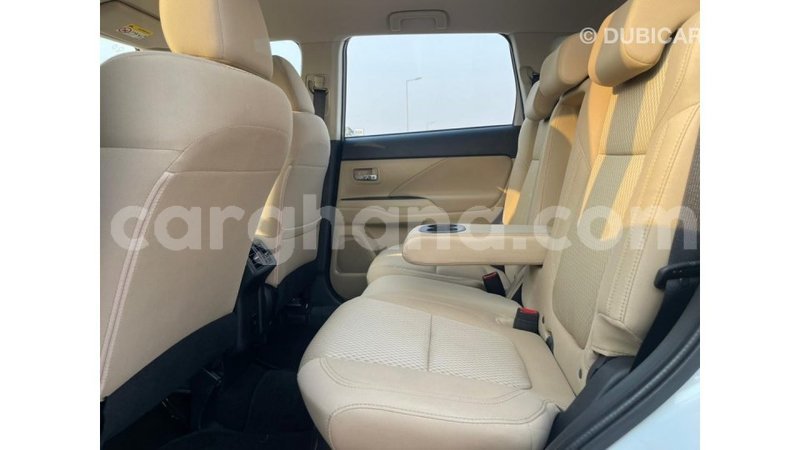 Big with watermark mitsubishi outlander ashanti import dubai 56422