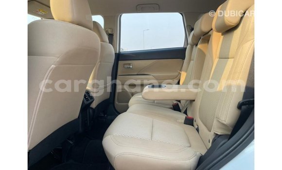 Ra Imported Mitsubishi Outlander funfun Ọkọ̀ in Import - Dubai ni Ashanti Ra Imported Mitsubishi Outlander funfun Ọkọ̀ in Import - Dubai ni Ashanti