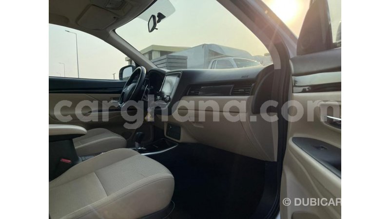 Big with watermark mitsubishi outlander ashanti import dubai 56422