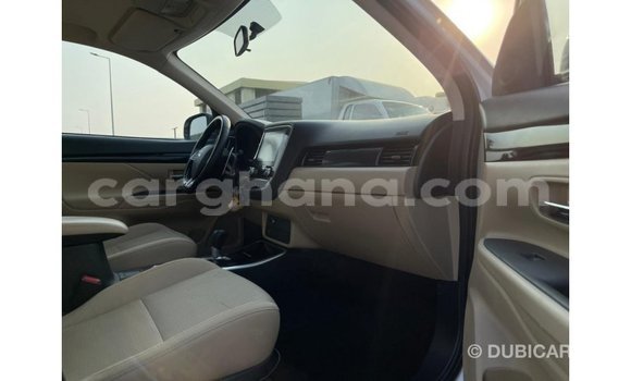Ra Imported Mitsubishi Outlander funfun Ọkọ̀ in Import - Dubai ni Ashanti Ra Imported Mitsubishi Outlander funfun Ọkọ̀ in Import - Dubai ni Ashanti