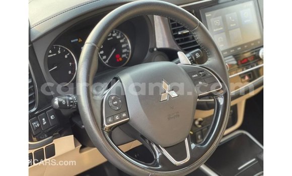 Ra Imported Mitsubishi Outlander funfun Ọkọ̀ in Import - Dubai ni Ashanti Ra Imported Mitsubishi Outlander funfun Ọkọ̀ in Import - Dubai ni Ashanti