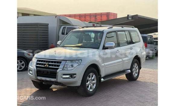 Ra Imported Mitsubishi Pajero funfun Ọkọ̀ in Import - Dubai ni Ashanti Ra Imported Mitsubishi Pajero funfun Ọkọ̀ in Import - Dubai ni Ashanti