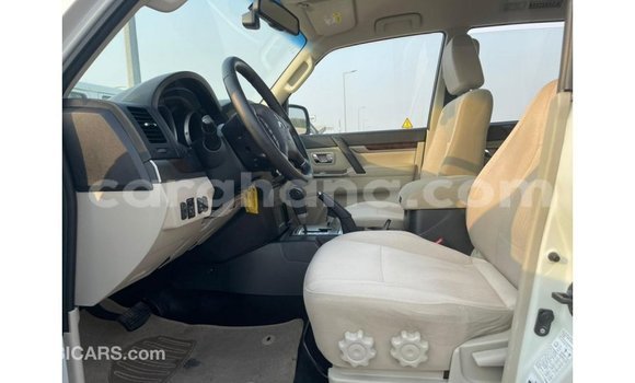 Ra Imported Mitsubishi Pajero funfun Ọkọ̀ in Import - Dubai ni Ashanti Ra Imported Mitsubishi Pajero funfun Ọkọ̀ in Import - Dubai ni Ashanti
