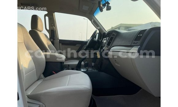 Ra Imported Mitsubishi Pajero funfun Ọkọ̀ in Import - Dubai ni Ashanti Ra Imported Mitsubishi Pajero funfun Ọkọ̀ in Import - Dubai ni Ashanti