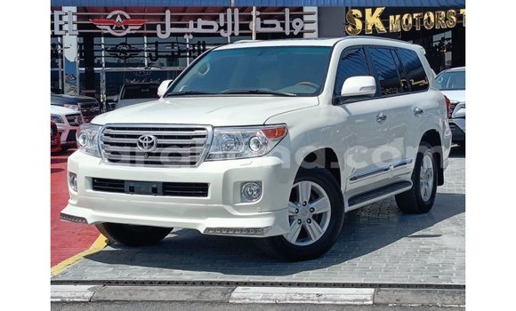 Buy Import Toyota IST White Car in Import - Dubai in Ashanti Buy Import Toyota IST White Car in Import - Dubai in Ashanti