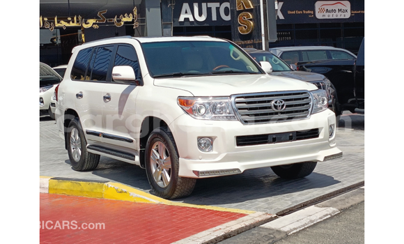 Buy Import Toyota IST White Car in Import - Dubai in Ashanti Buy Import Toyota IST White Car in Import - Dubai in Ashanti