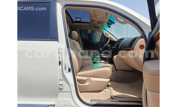 Buy Import Toyota IST White Car in Import - Dubai in Ashanti Buy Import Toyota IST White Car in Import - Dubai in Ashanti