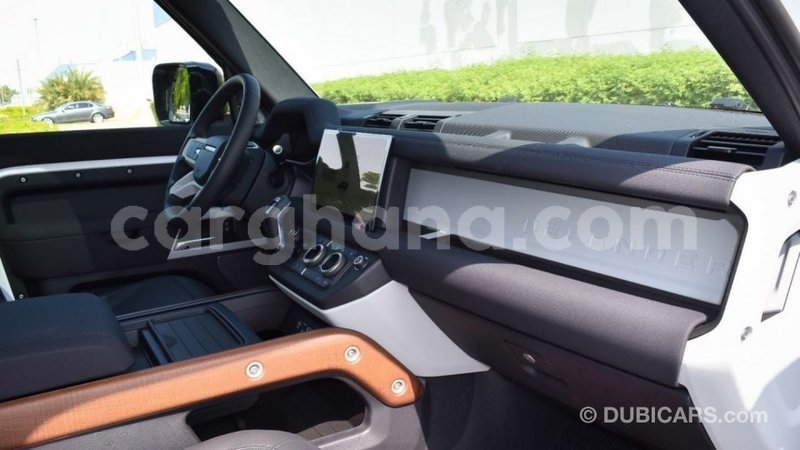 Big with watermark land rover defender ashanti import dubai 56432