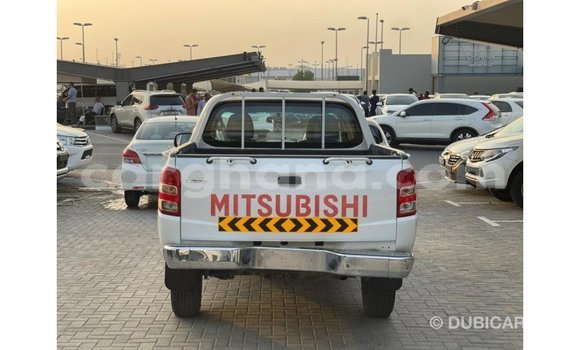 Sayi Imported Mitsubishi L200 White Mota in Import - Dubai a Ashanti Sayi Imported Mitsubishi L200 White Mota in Import - Dubai a Ashanti