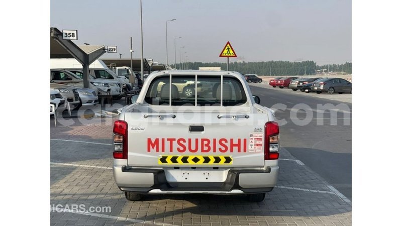 Big with watermark mitsubishi l200 ashanti import dubai 56436