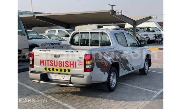 Ra Imported Mitsubishi L200 funfun Ọkọ̀ in Import - Dubai ni Ashanti Ra Imported Mitsubishi L200 funfun Ọkọ̀ in Import - Dubai ni Ashanti