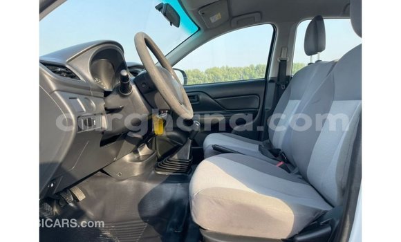 Ra Imported Mitsubishi L200 funfun Ọkọ̀ in Import - Dubai ni Ashanti Ra Imported Mitsubishi L200 funfun Ọkọ̀ in Import - Dubai ni Ashanti