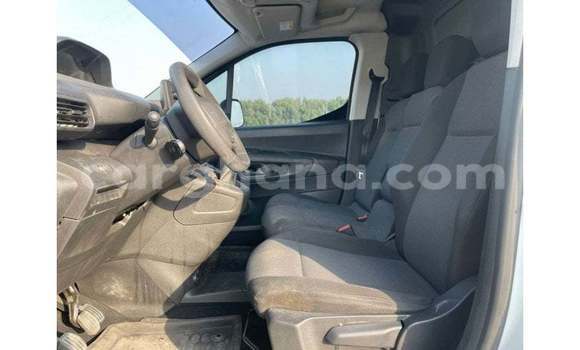 Ra Imported Peugeot Partner funfun Ọkọ̀ in Import - Dubai ni Ashanti Ra Imported Peugeot Partner funfun Ọkọ̀ in Import - Dubai ni Ashanti