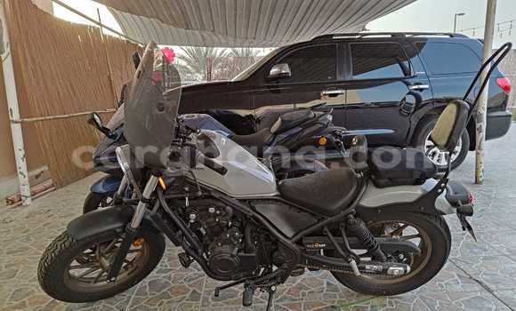 Ra Àlòkù Honda Rebel Silver Mọto in Accra ni Greater Accra