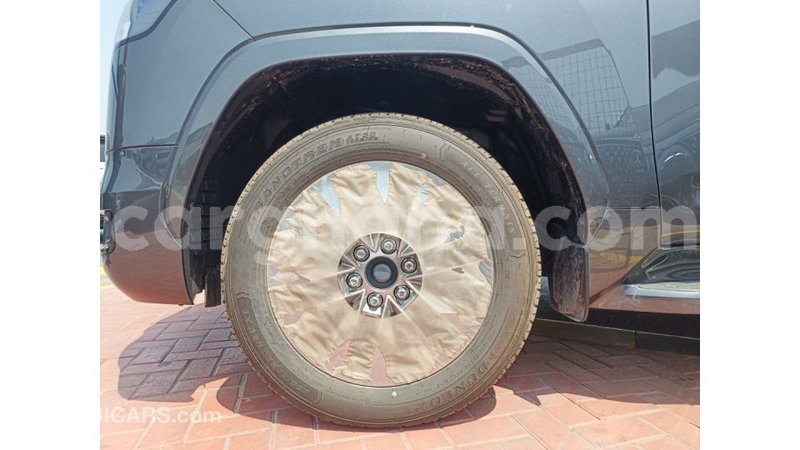 Big with watermark toyota land cruiser ashanti import dubai 56469