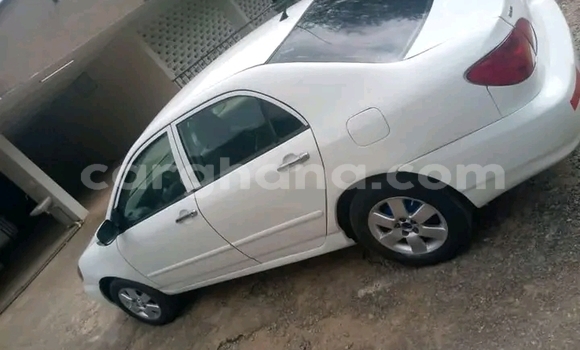 Sayi Na hannu Toyota Corolla White Mota in Accra a Greater Accra Sayi Na hannu Toyota Corolla White Mota in Accra a Greater Accra
