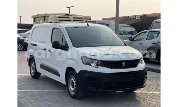 Ra Imported Peugeot Partner funfun Ọkọ̀ in Import - Dubai ni Ashanti