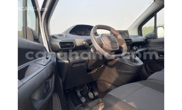 Ra Imported Peugeot Partner funfun Ọkọ̀ in Import - Dubai ni Ashanti Ra Imported Peugeot Partner funfun Ọkọ̀ in Import - Dubai ni Ashanti