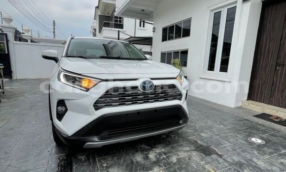 Buy Used Toyota RAV4 White Car in Sekondi–Takoradi Metropolitan in Western Buy Used Toyota RAV4 White Car in Sekondi–Takoradi Metropolitan in Western