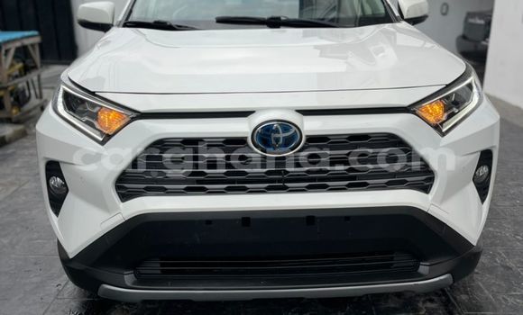Buy Used Toyota RAV4 White Car in Sekondi–Takoradi Metropolitan in Western Buy Used Toyota RAV4 White Car in Sekondi–Takoradi Metropolitan in Western