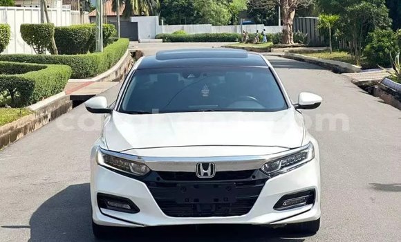 Ra Àlòkù Honda Accord funfun Ọkọ̀ in Accra ni Greater Accra