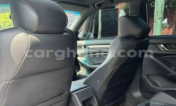 Sayi Na hannu Honda Accord White Mota in Accra a Greater Accra Sayi Na hannu Honda Accord White Mota in Accra a Greater Accra