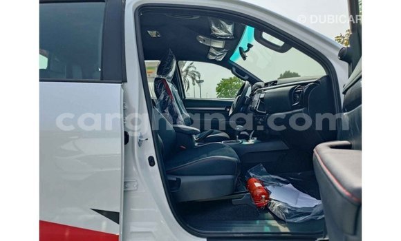 Buy Import Toyota Hilux White Car in Import - Dubai in Ashanti Buy Import Toyota Hilux White Car in Import - Dubai in Ashanti
